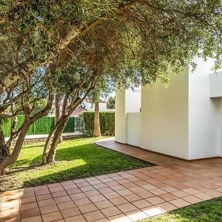 Elena Villa *